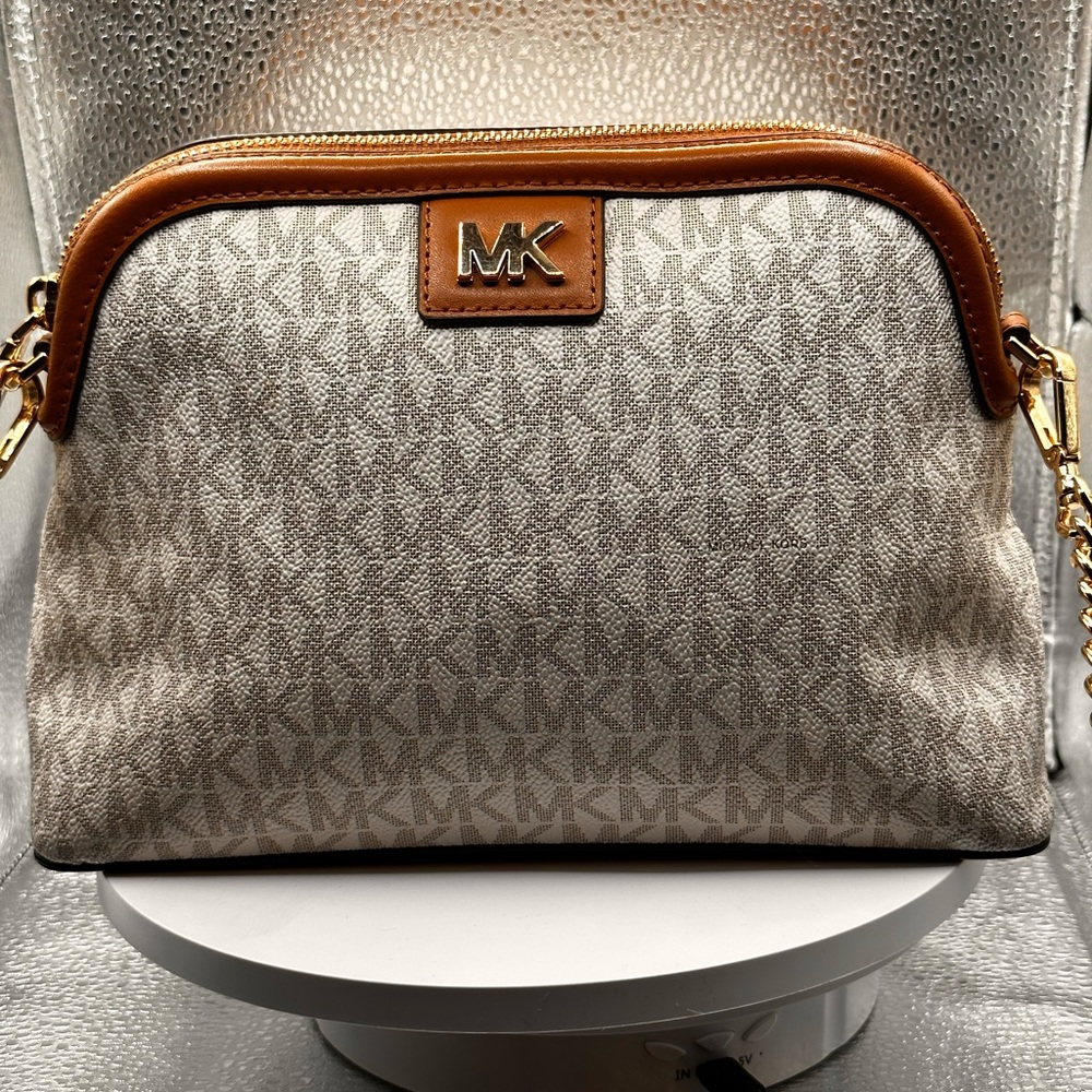 Michael Kors Small Dome Crossbody Satchel 9.5” x 7” x 4” Strap 27” NWT